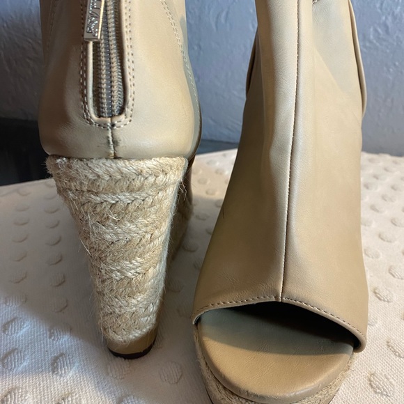 NWOT MICHAEL ANTONIO Nude Mule with an Espadrille Heel - Picture 8 of 16